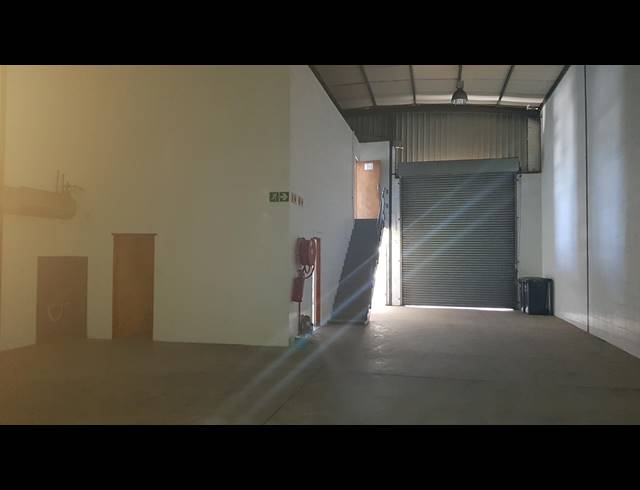 290M² FACTORY TO LET IN STIKLAND INDUSTRIAL